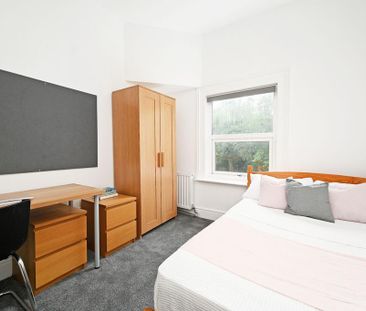 4 bedroom terraced house to rent - Photo 4