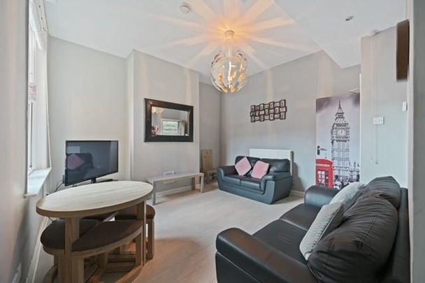 5 bedroom terraced house to rent - Photo 1