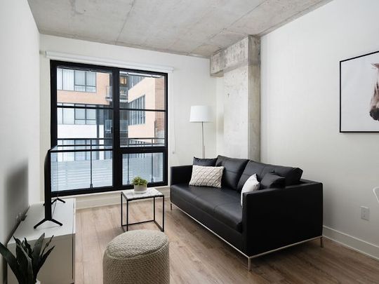 650 Wellington Street, Montréal, QC - Photo 1