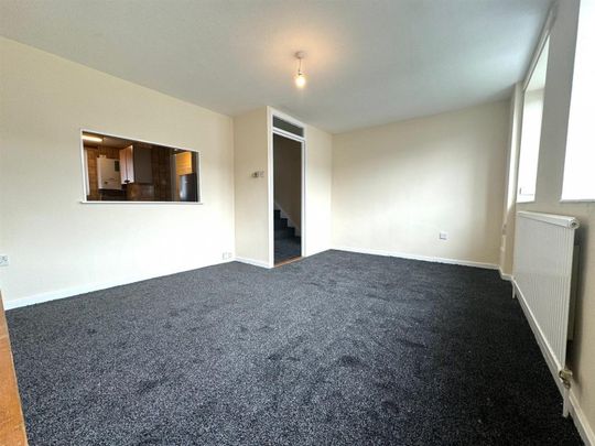 3 Bedroom Maisonette - Upper To Let - Photo 1