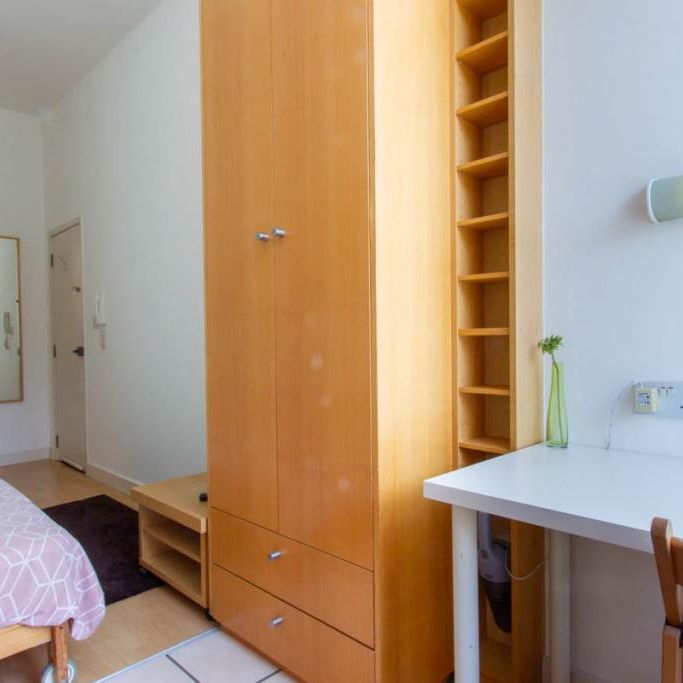 Flat 13 Penywern Road, Earls Court SW5 9SX - Photo 1