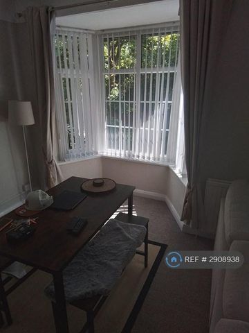 2 bedroom flat to rent - Photo 5