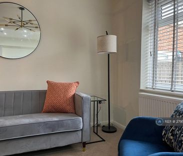 1 bedroom in a house share to rent - Photo 3