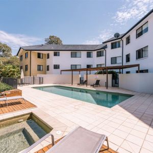 Available now - Photo 3