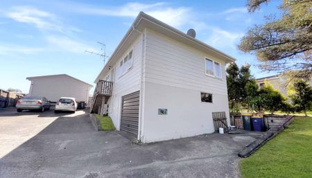 Bayview - 4 Bedroom - Photo 5