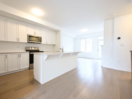 For Lease - 4045 Saida Street, Mississauga, Ontario - Photo 4