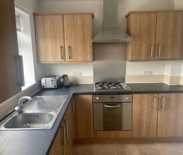 2 bedroom end of terrace house to rent - Photo 1