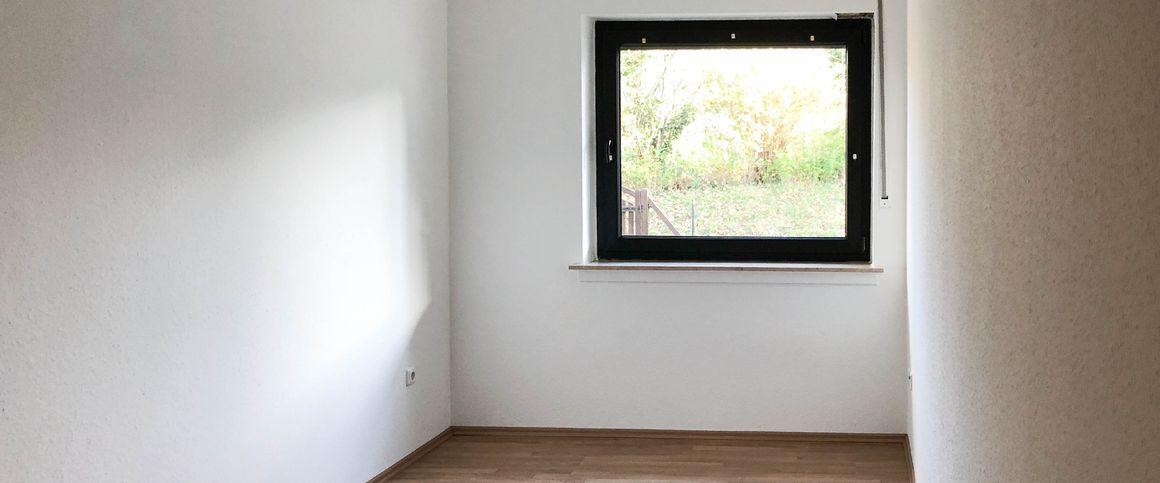 Gut geschnittene EG Wohnung mit Balkon und Garage - Photo 1