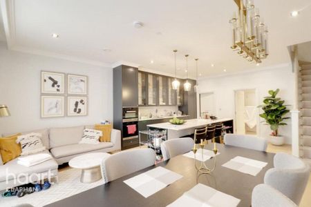 5 bedroom detached house to rent - Photo 2