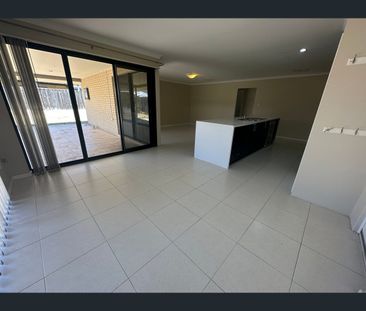 8 Werai Rd, Ellenbrook, WA 6069 - Photo 4