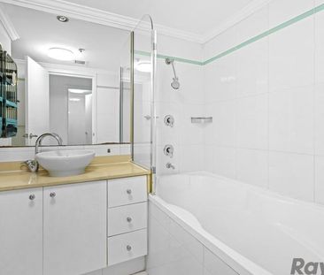 Modern Apartment With Two Balconies - Prime Chatswood Location - Photo 3