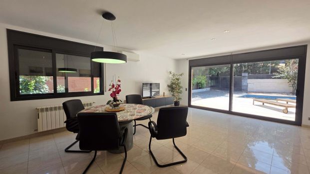 Barcelona, Catalonia 08198 - Photo 1