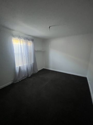 Good Size House, Newly Renovated - Photo 2
