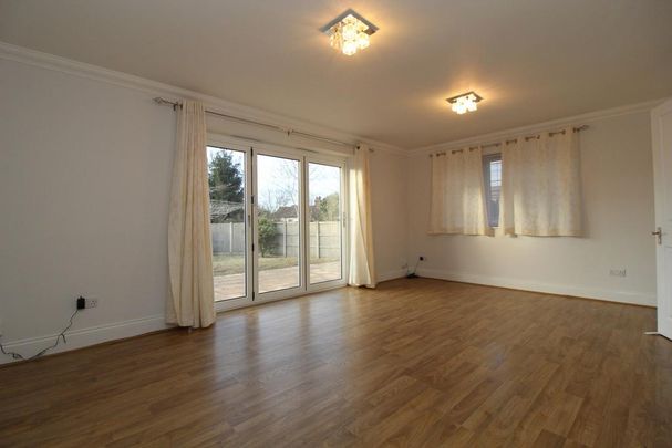 4 bedroom detached house to rent - Photo 1
