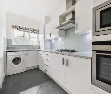 Queens Road, Richmond, TW10 - Photo 1