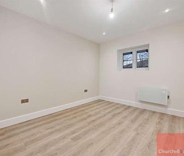 Beechwood Grove, Acton, W3 - Photo 5