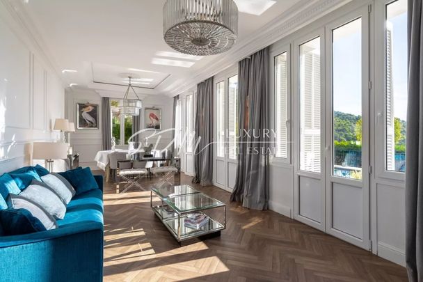 Vivre à Eze : Villa familiale avec beau jardin, piscine et annexe - Photo 1