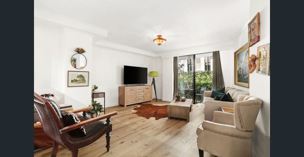 Furnished 2 bedroom with Garage - Photo 1