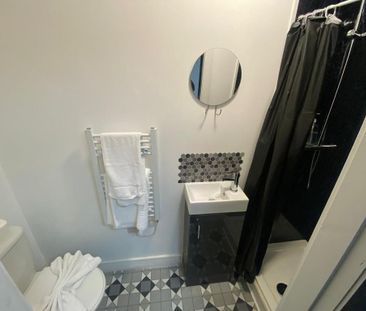 1 bedroom in a house share to rent - Photo 5