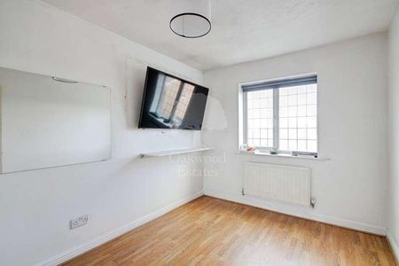 Deverills Way, Langley, SL3 - Photo 4