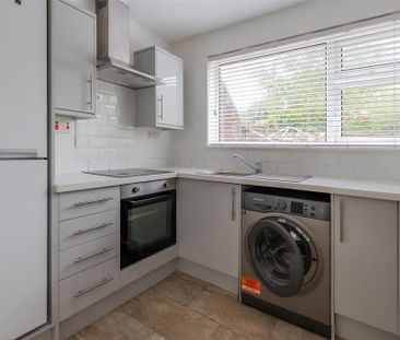 2 bedroom flat to rent - Photo 6