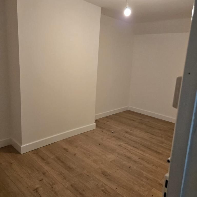 4 bedroom terraced house to rent - Photo 1