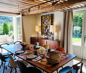 Mas à Louer en Provence : Élégance et Douceur de Vivre à Lacoste - Photo 3