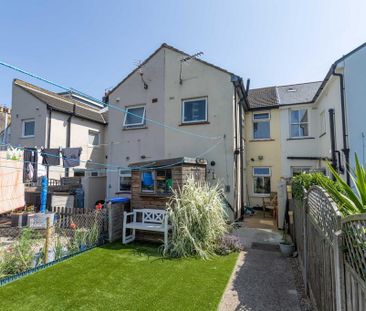 2 bedroom terraced house to rent - Photo 2