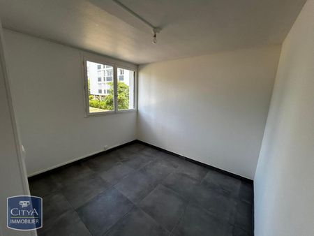 Location Appartement 4 pièces 69m² CHOLET 49300 - Photo 3