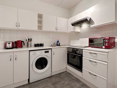 3 Bed Flat, Chaucer House, SW1V - Photo 5
