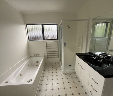 19A Kilkelly Close, Tawa - Photo 5