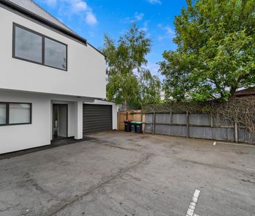 Low maintenance on the city fringe - Photo 1