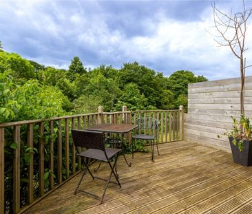 Avon Close, - Photo 3