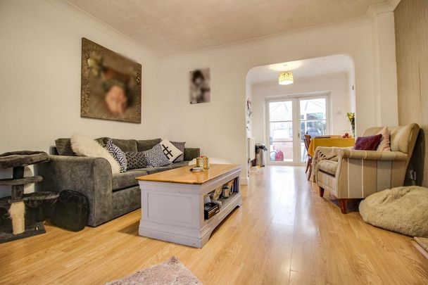 3 bedroom semi-detached house to rent - Photo 1