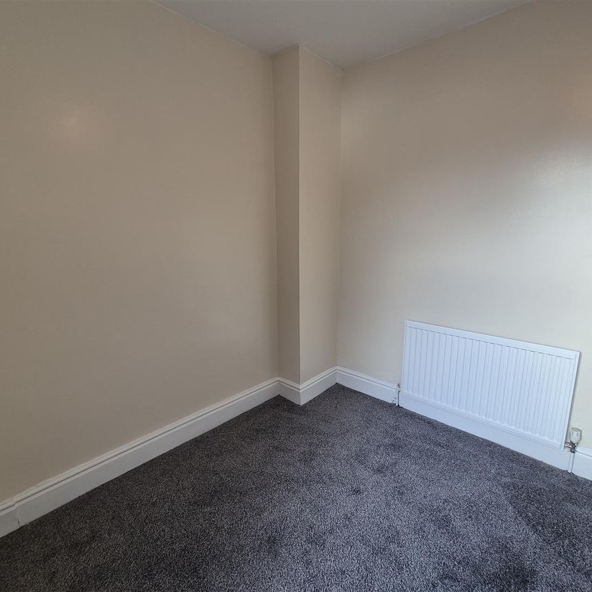 3 Bed House - Terraced - Photo 1