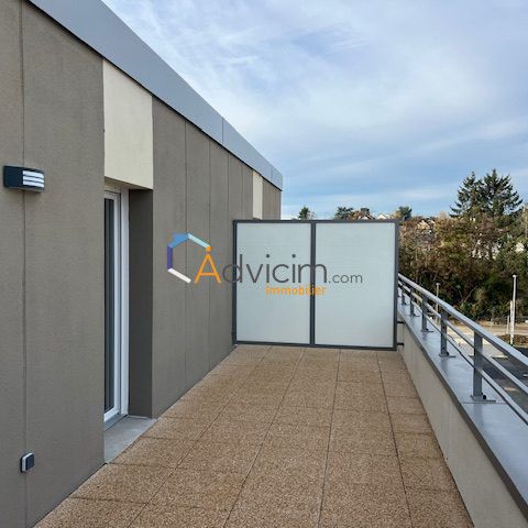 F 1 avec terrasse et 2 parkings - Photo 2