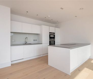 A wonderful ground floor, contemporary two bedroom, two bathroom, a... - Photo 3