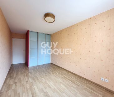 LOCATION d'un appartement de 2 pièces (55 m²) à BELLEVILLE EN BEAUJ... - Photo 2