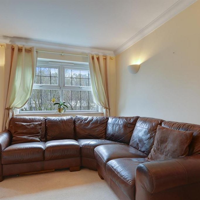 4 bedroom semi-detached house to rent - Photo 1