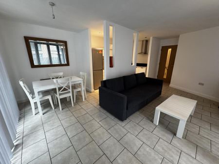 2 bedroom apartment to rent - Photo 2