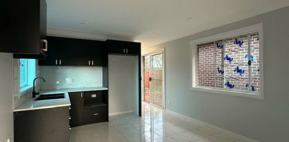 Modern granny flat with Parking - Photo 2