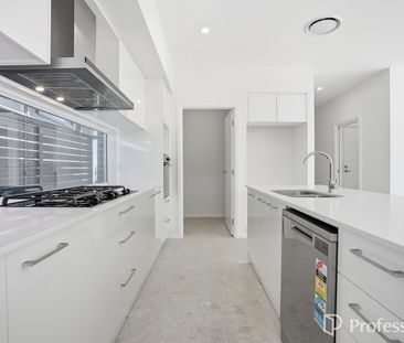 Beautiful Family Home - Photo 6