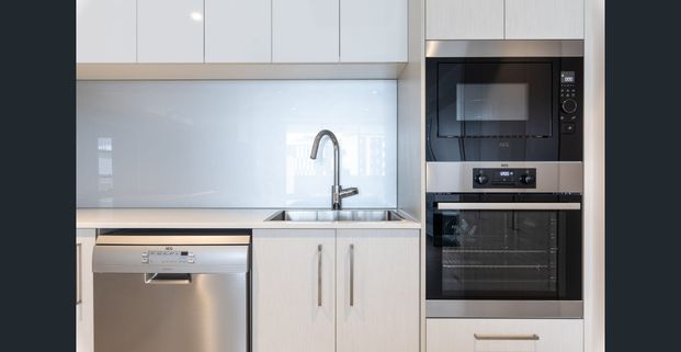 Furnished 1 bedroom -$660 per week including electricity bill! - Photo 1