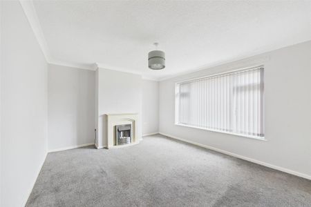 3 bedroom detached bungalow to rent - Photo 4