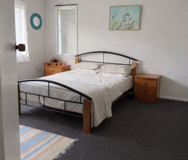 Spacious 3-bedroom home in a quite Milford crescent - Photo 6