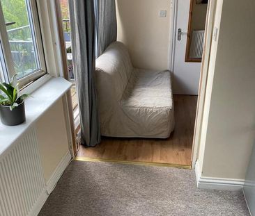 Studio to rent - Photo 6