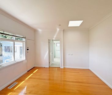 Charming Inner Town Home - Photo 2