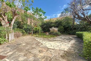 Casa señorial junto a la Clínica Teknon, Barcelona