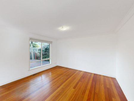 3/11 Balloan Street, Coburg VIC 3058 - Photo 3