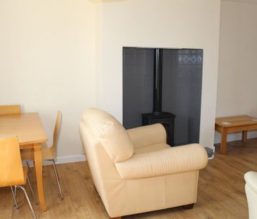4 bedroom terraced house to rent - Photo 1